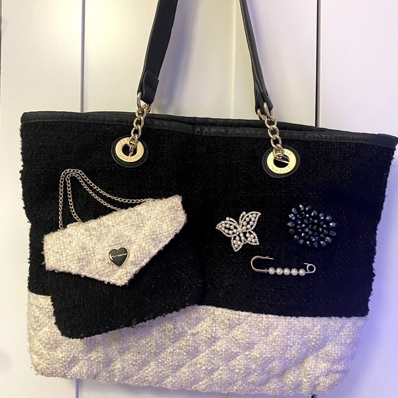 Betsey Johnson Tote Bag π